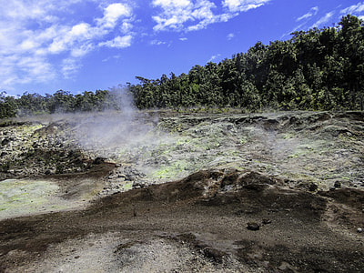 Sulphur Banks steam at Hawaii Volcanoes National Park thumbnail