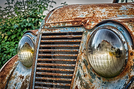 vintage brown car thumbnail