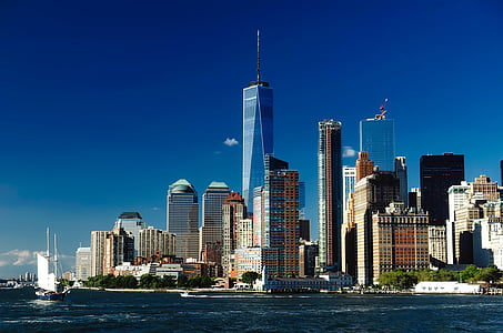 cityscape photography of One World Trade Center thumbnail