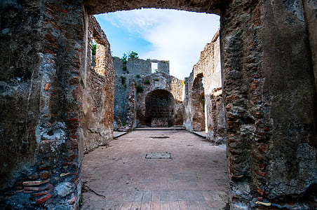 gray concrete arch thumbnail