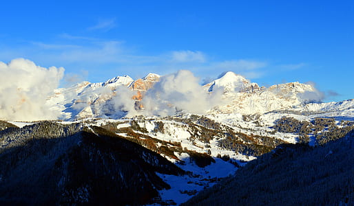 landscape photography of mountain with mist thumbnail