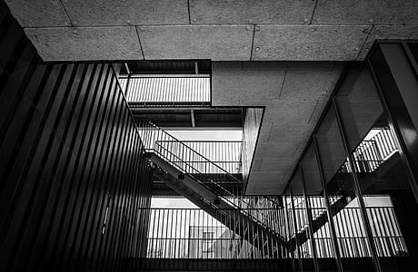 grayscale staircase thumbnail