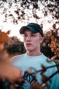 photo of man wearing cap thumbnail