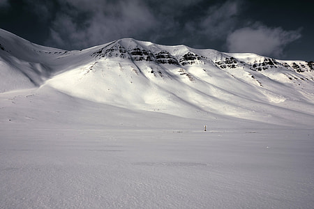 Snowy landscape on the Mountain Peak thumbnail