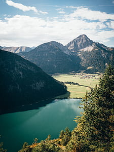 Lake Near Trees and Mountains thumbnail