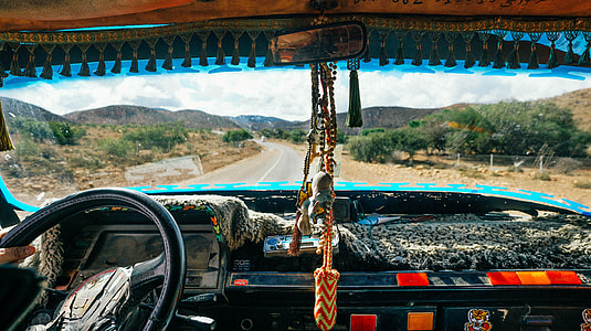 black and red vehicle interior thumbnail