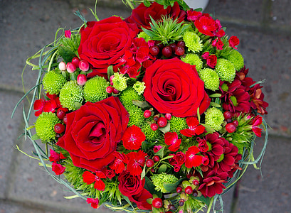 top view photo of red rose flowers and green chrysanthemum flowers bouquet thumbnail