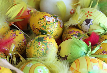 yellow-and-green egg decors thumbnail