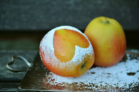 two honey crisp apples thumbnail