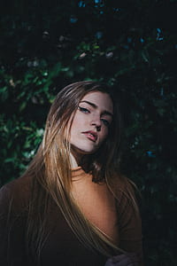 woman in brown top thumbnail