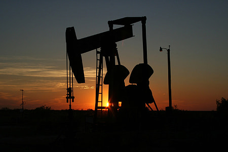 Oil Derrick in the sunset in Texas thumbnail