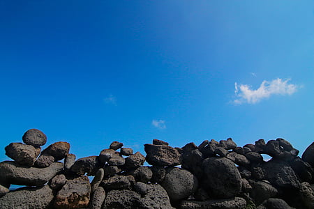 gray stone formation thumbnail