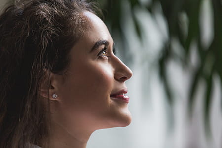 Woman Side Profile Looking Up Photo thumbnail