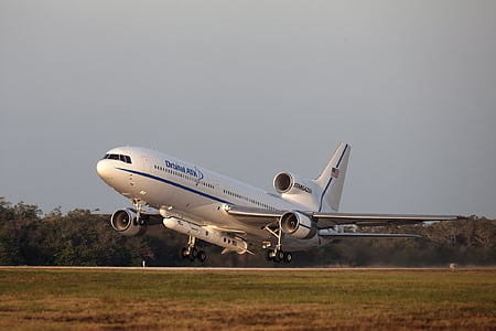 passenger plane about to take off thumbnail