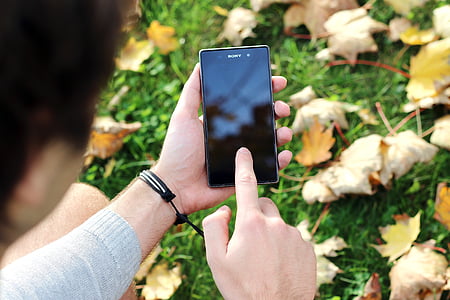 black Sony Android smartphone thumbnail