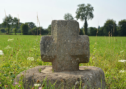 Stone Cross, Sculpture Religious thumbnail