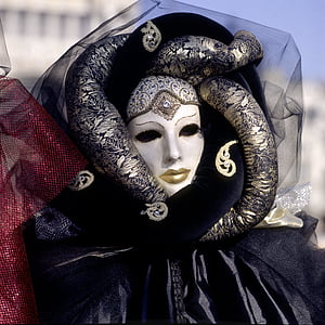 volto mask in shallow focus photography thumbnail