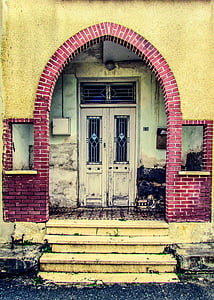 closed wooden doors thumbnail