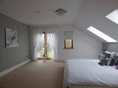 white bedspread thumbnail