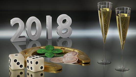clear flute glasses with 2018 text overlay thumbnail