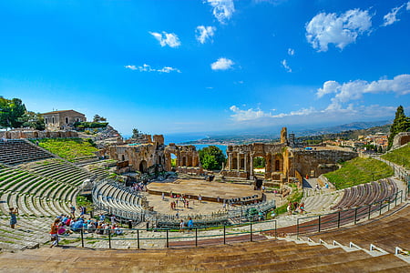scenery of dome stadium thumbnail