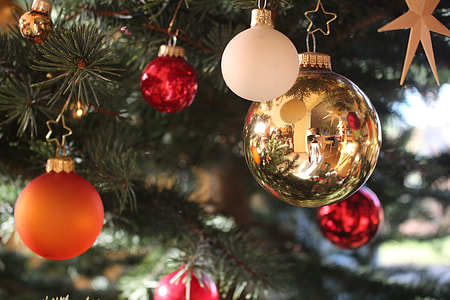 Mirroring, Christmas Ornaments thumbnail