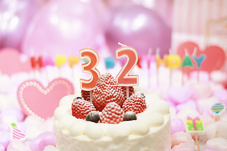 32 birthday cake thumbnail