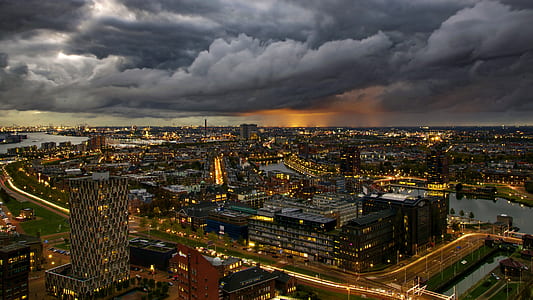 city skyline at night thumbnail