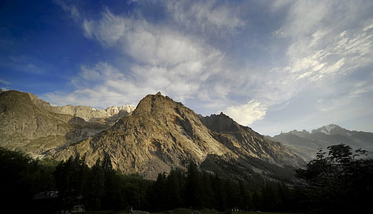 brown and gray mountain range thumbnail