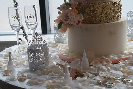two flute glass on white tabler thumbnail