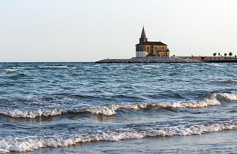 mansion surrounded by water thumbnail