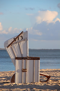 Roofed Wicker Beach Chair, Beach Chair thumbnail
