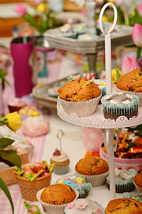 cupcakes in tray thumbnail