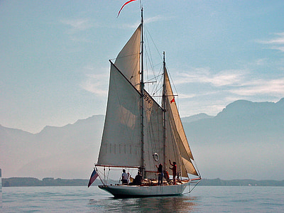 photo of white sailboat thumbnail