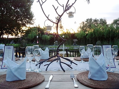 table setting photography\ thumbnail