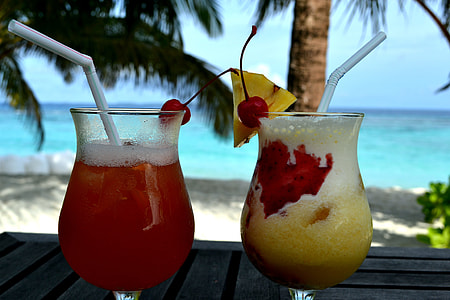 two wine glasses with smoothies thumbnail