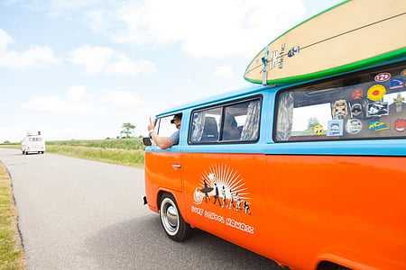 orange and blue van thumbnail