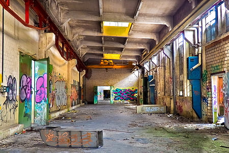 gray hallway thumbnail