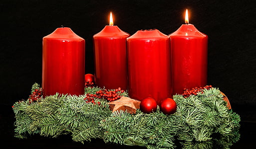 four red candles thumbnail