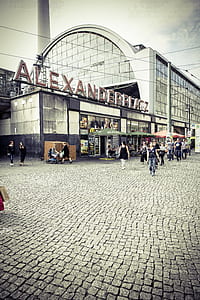 city, people, street, walking thumbnail