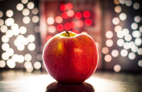 closeup photography red apple thumbnail