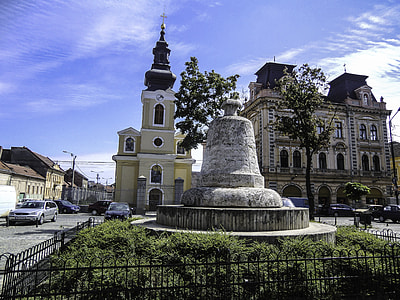 Clopotul libertății din Piața Traian in Timisoara, Romania thumbnail