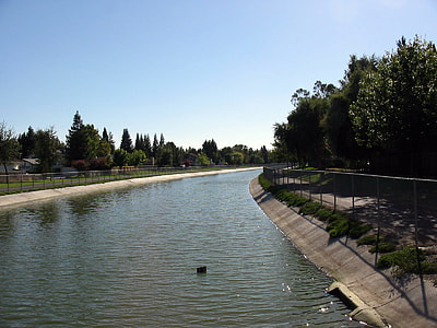 Canal in the Pocket Area of Sacramento, California thumbnail