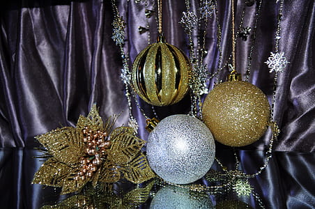 gold and silver bauble decors thumbnail