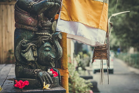 Lord Ganesha Statue Photo thumbnail