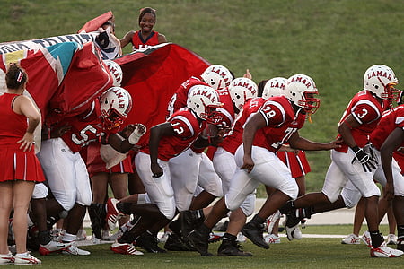 football team at the field thumbnail