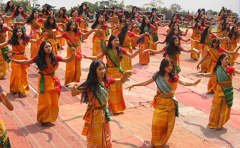 group of women dancing thumbnail