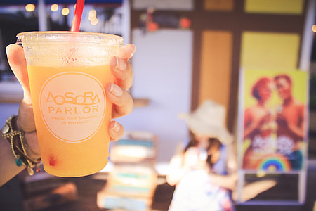 person holding Aosra Parlor cup thumbnail