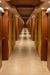 photo of hallway thumbnail