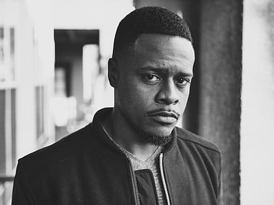 man wearing zip jacket thumbnail